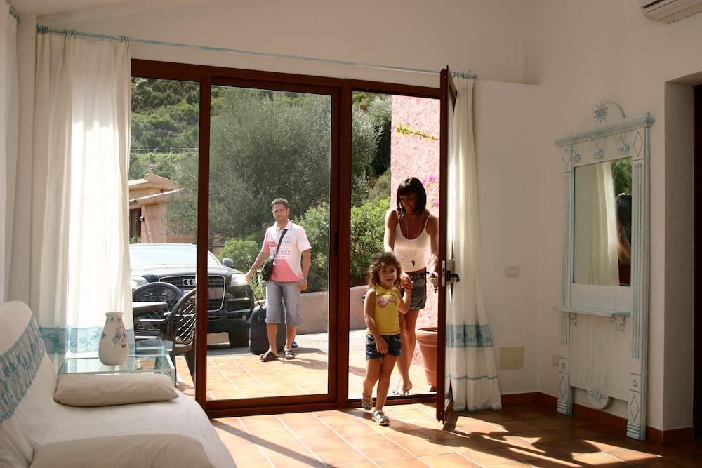 Sosventos Village Hotel Teulada Buitenkant foto