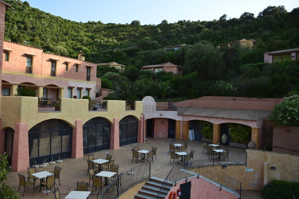 Sosventos Village Hotel Teulada Buitenkant foto