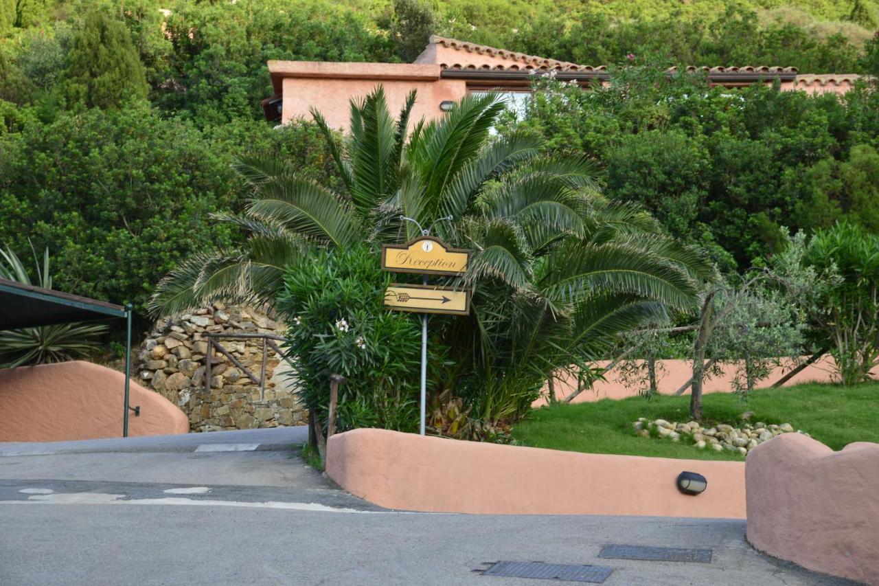 Sosventos Village Hotel Teulada Buitenkant foto