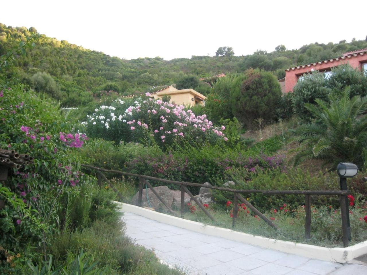 Sosventos Village Hotel Teulada Buitenkant foto