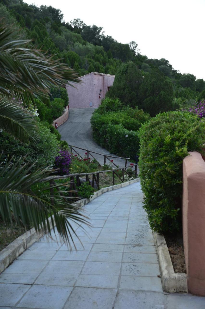 Sosventos Village Hotel Teulada Buitenkant foto