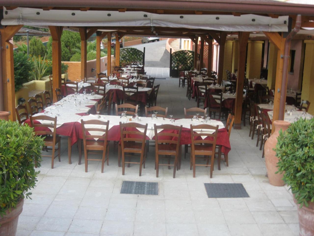 Sosventos Village Hotel Teulada Buitenkant foto
