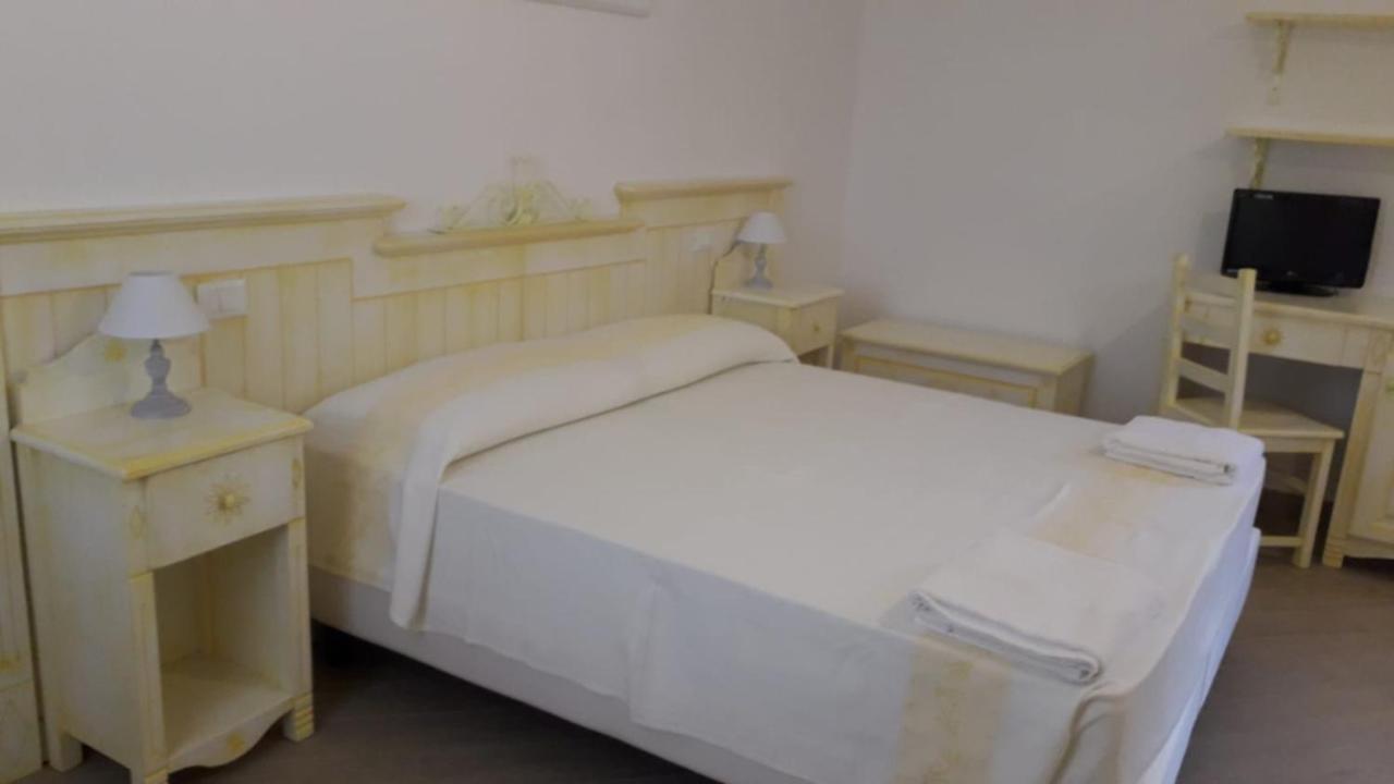 Sosventos Village Hotel Teulada Buitenkant foto
