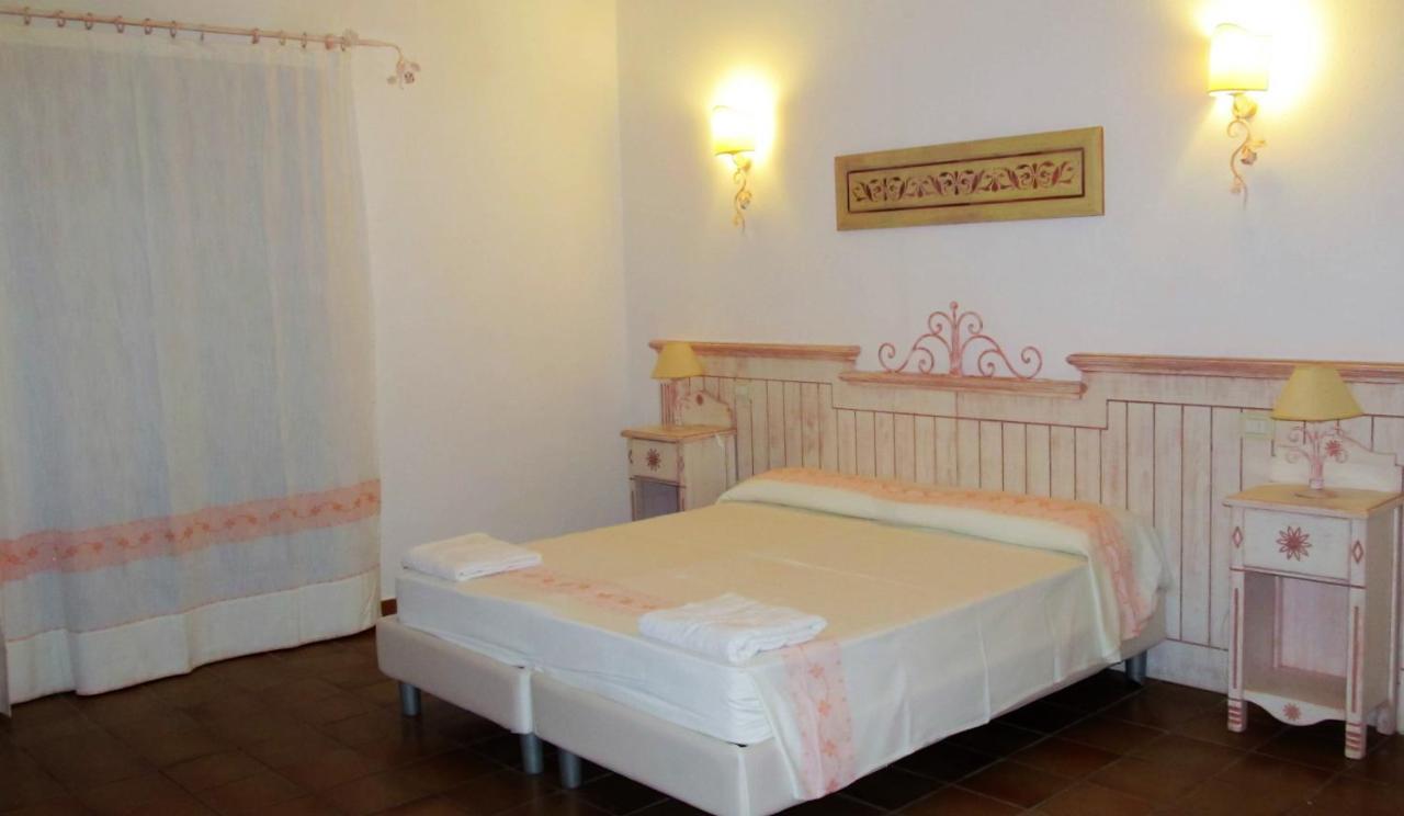 Sosventos Village Hotel Teulada Buitenkant foto