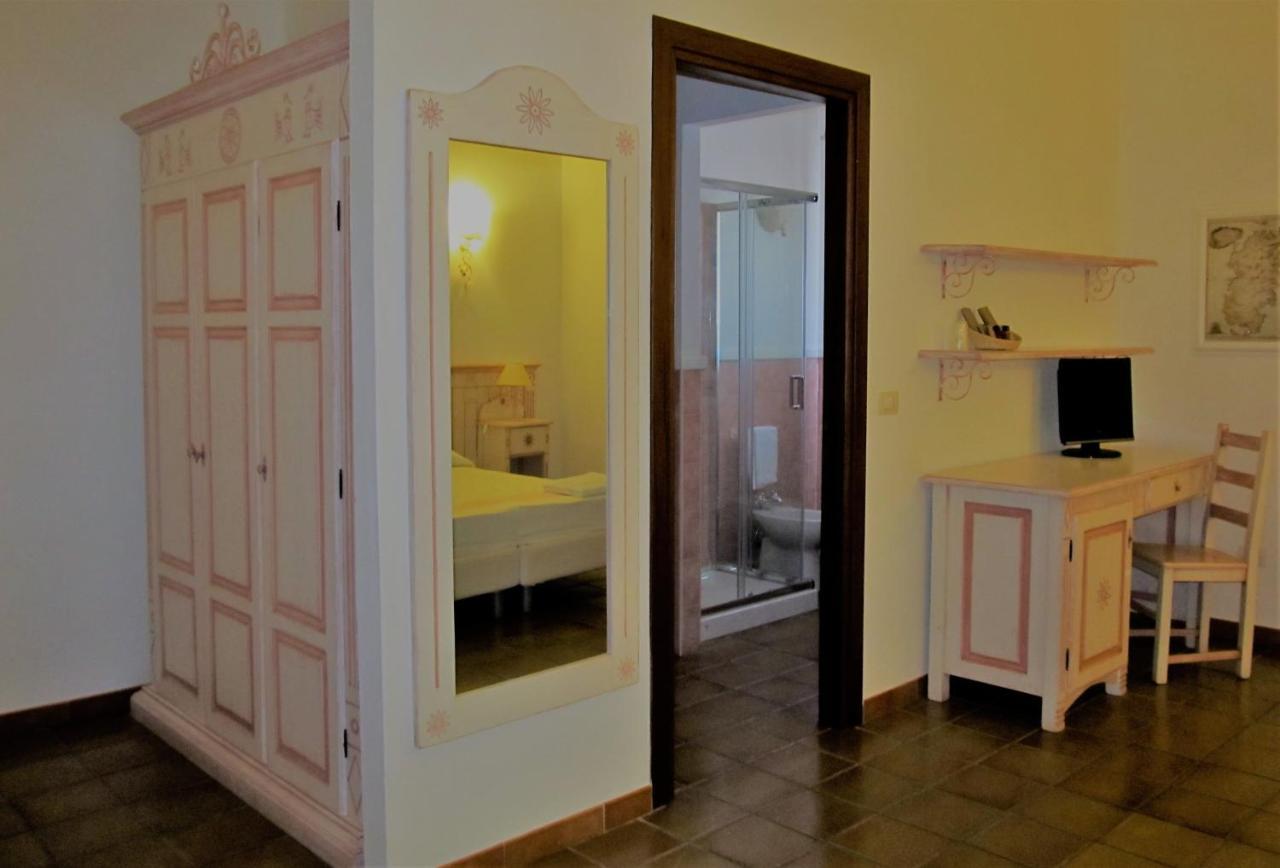Sosventos Village Hotel Teulada Buitenkant foto