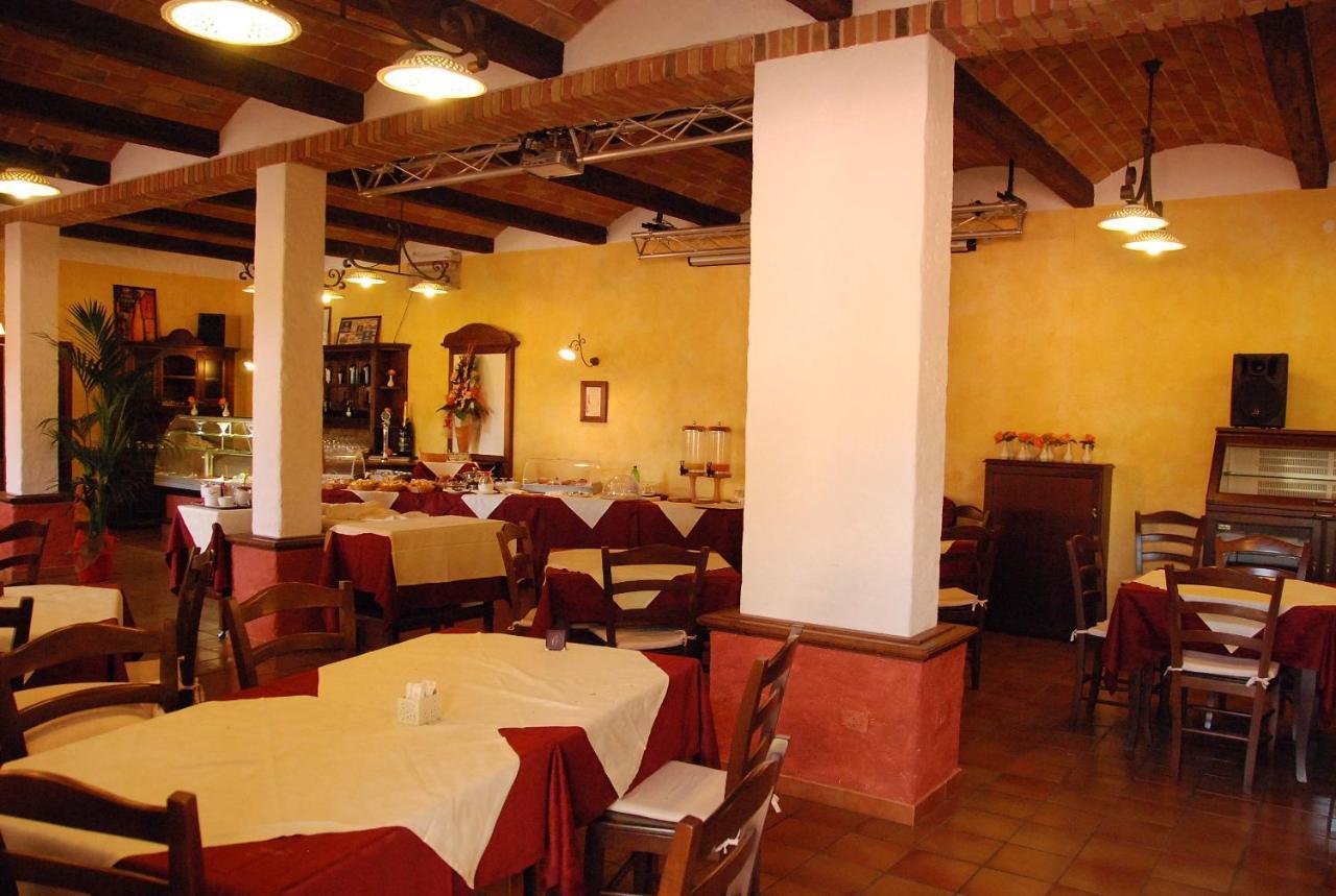 Sosventos Village Hotel Teulada Buitenkant foto