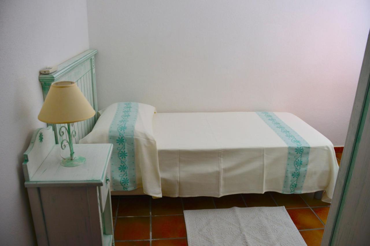 Sosventos Village Hotel Teulada Buitenkant foto
