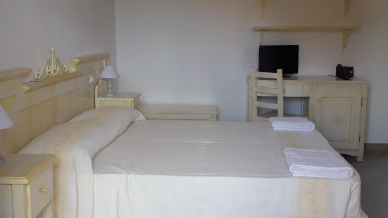 Sosventos Village Hotel Teulada Buitenkant foto